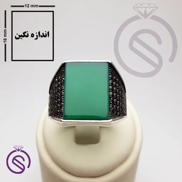 انگشتر عقیق سبز مدل سلطنتی مستطیل