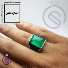 انگشتر عقیق سبز مدل سلطنتی مستطیل برجسته